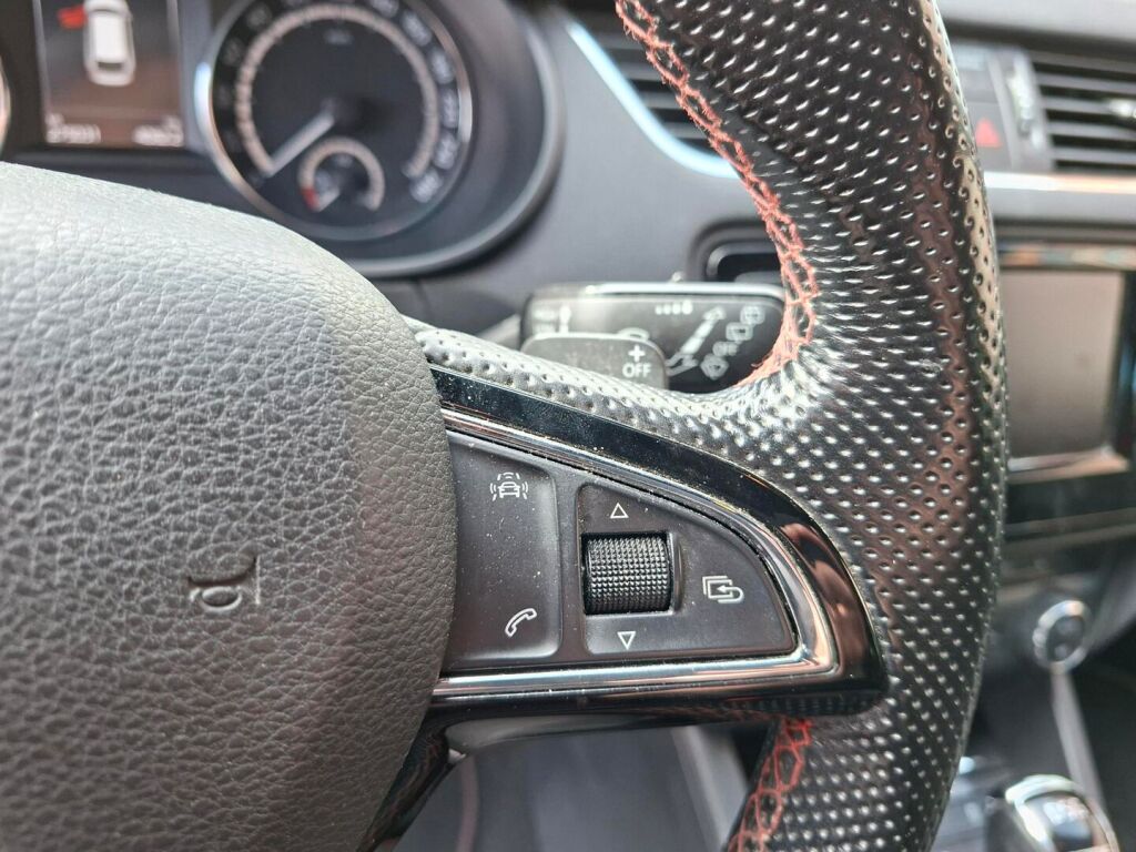 Skoda Octavia 2017 Punainen