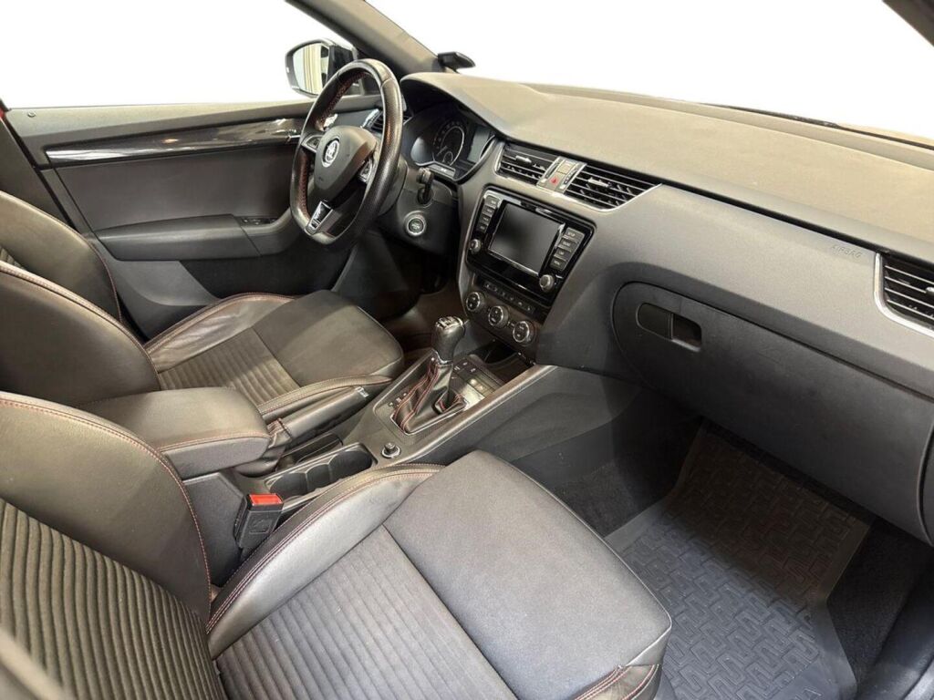Skoda Octavia 2017 Punainen