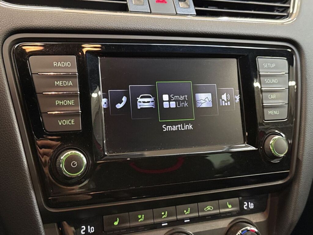Skoda Octavia 2017 Punainen