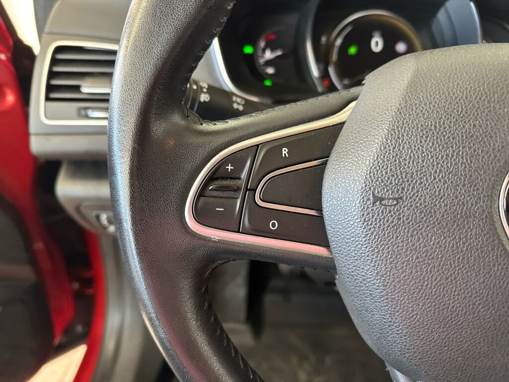 Renault Megane 2017 Punainen