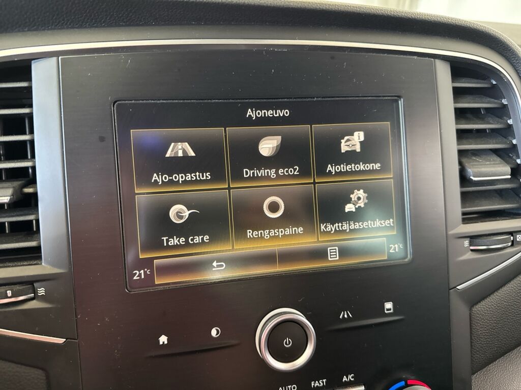 Renault Megane 2017 Punainen