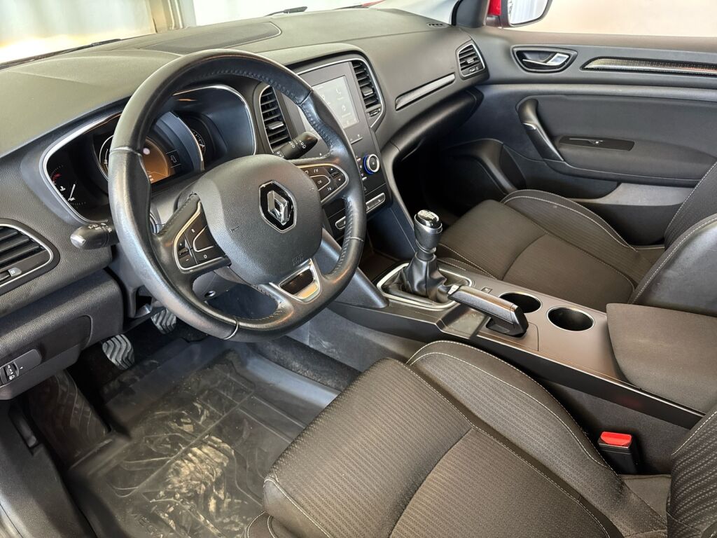 Renault Megane 2017 Punainen