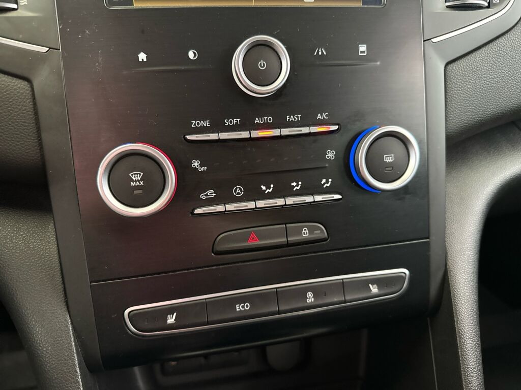 Renault Megane 2017 Punainen