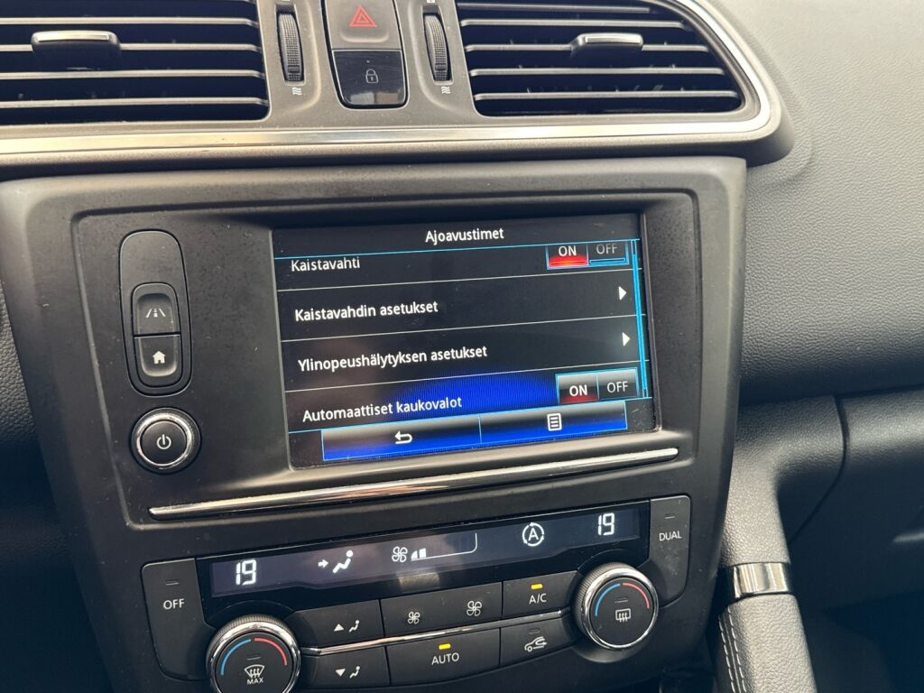Renault Kadjar 2016 Punainen
