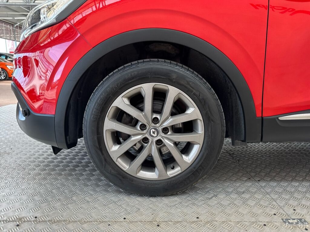 Renault Kadjar 2016 Punainen