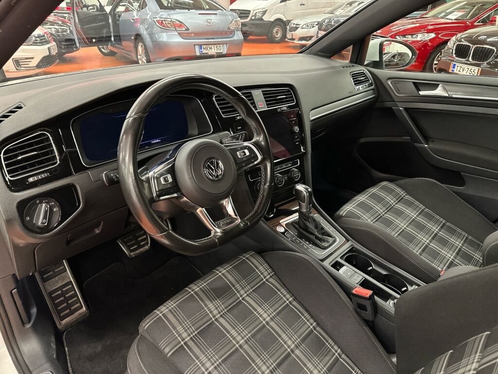 Volkswagen Golf 2017 Valkoinen