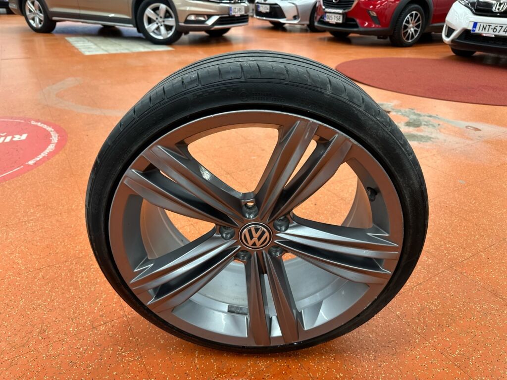 Volkswagen Golf 2017 Valkoinen