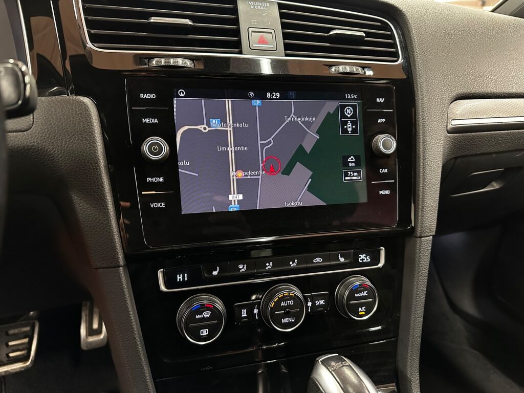 Volkswagen Golf 2017 Valkoinen