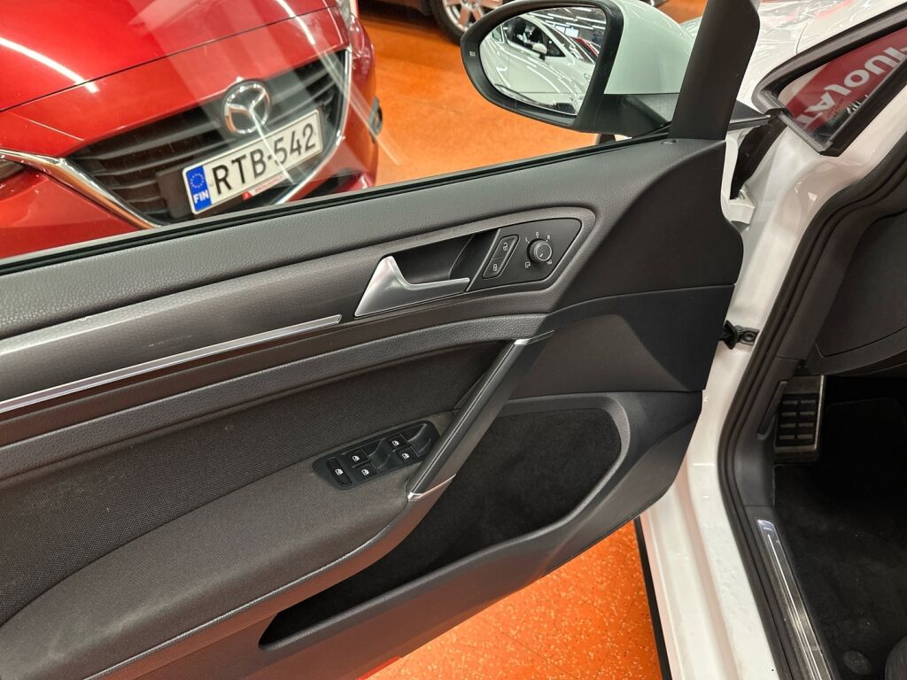 Volkswagen Golf 2017 Valkoinen