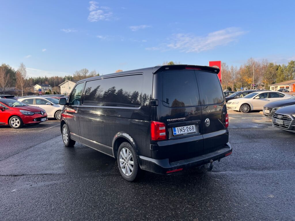 Volkswagen Transporter 2018 Musta