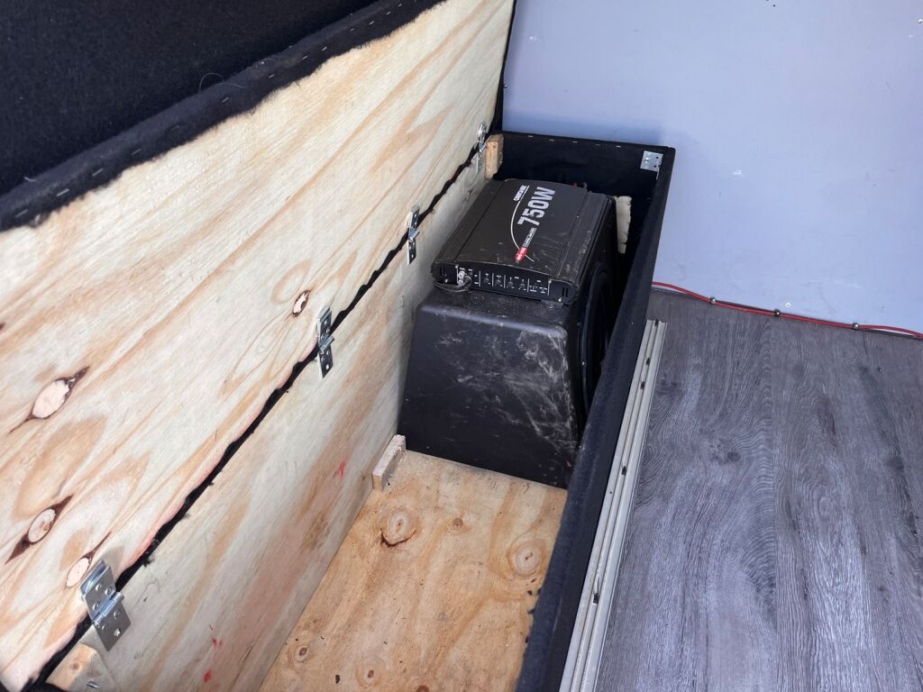 Volkswagen Transporter 2018 Musta