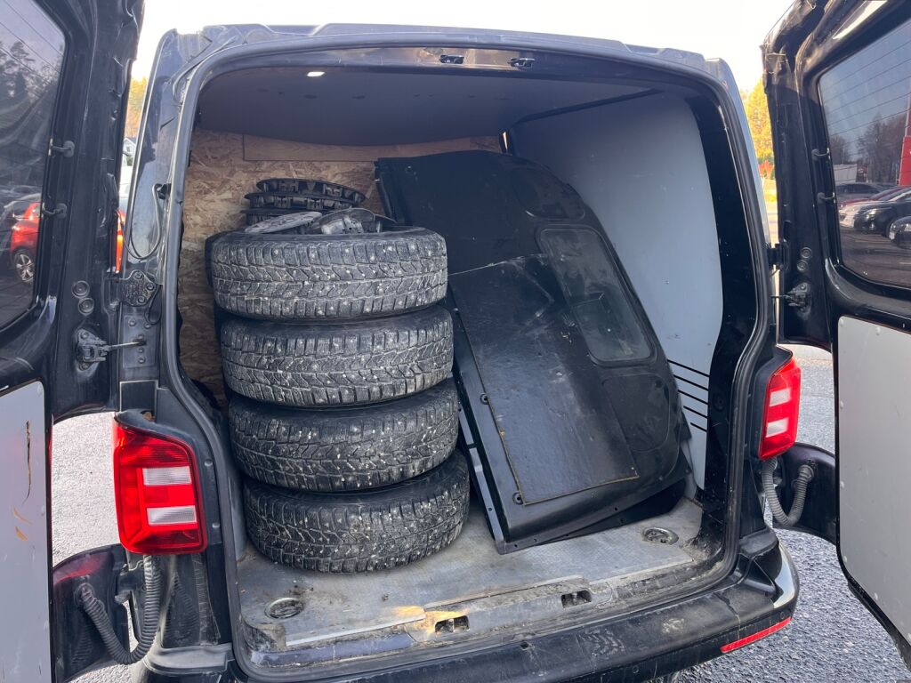 Volkswagen Transporter 2018 Musta