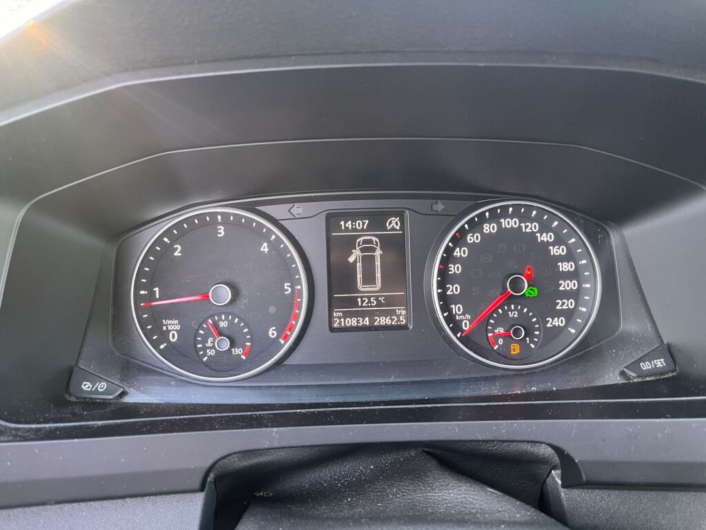 Volkswagen Transporter 2018 Musta