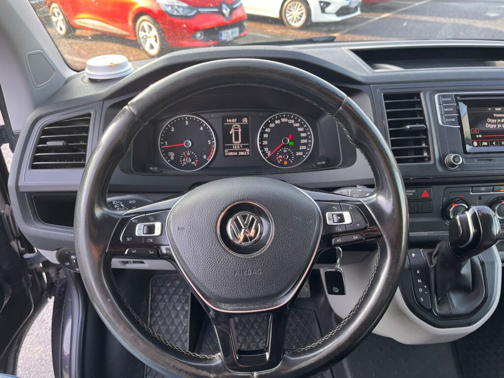 Volkswagen Transporter 2018 Musta