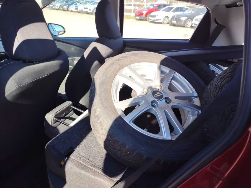 Toyota Yaris 2017 Punainen