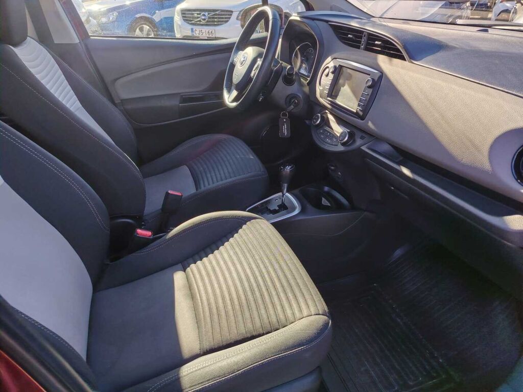 Toyota Yaris 2017 Punainen