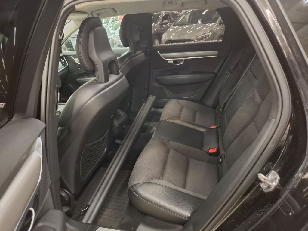 Volvo V90 2018 Musta