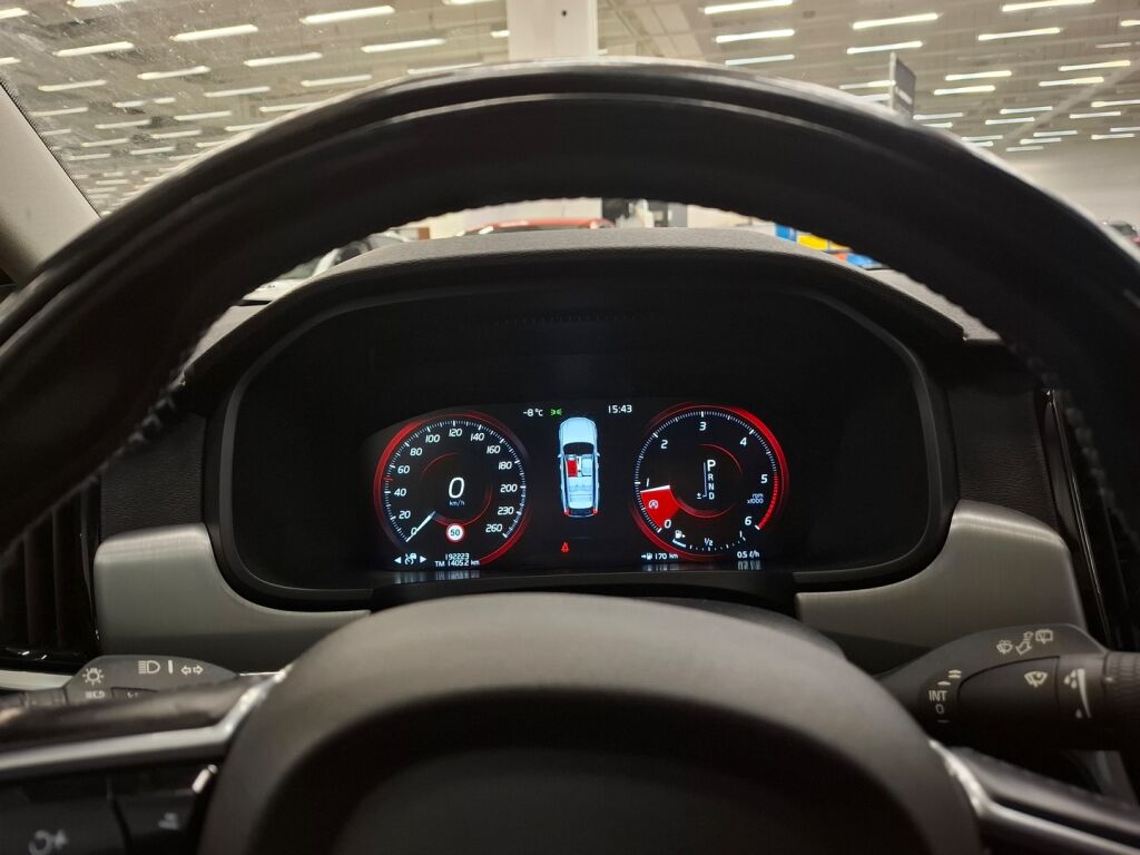 Volvo V90 2018 Musta