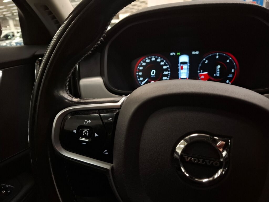 Volvo V90 2018 Musta