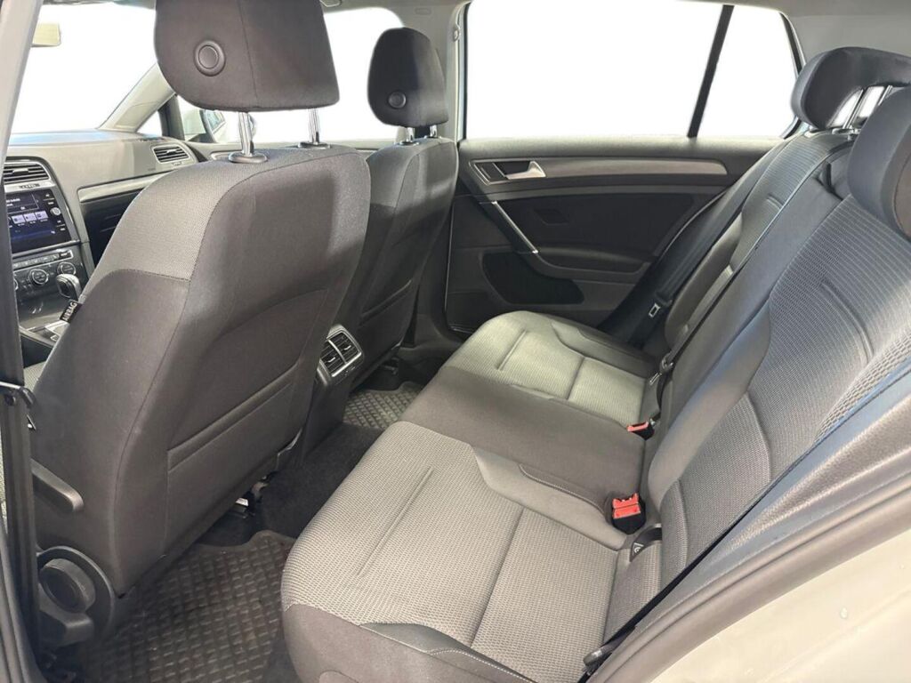 Volkswagen Golf 2017 Valkoinen