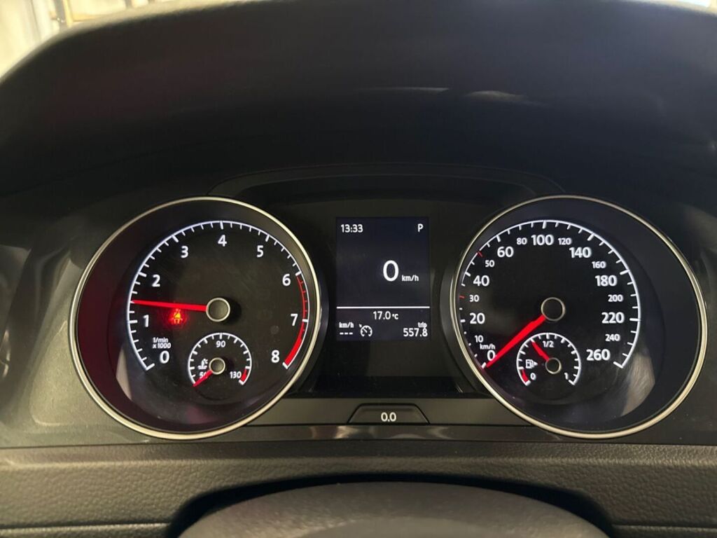 Volkswagen Golf 2017 Valkoinen