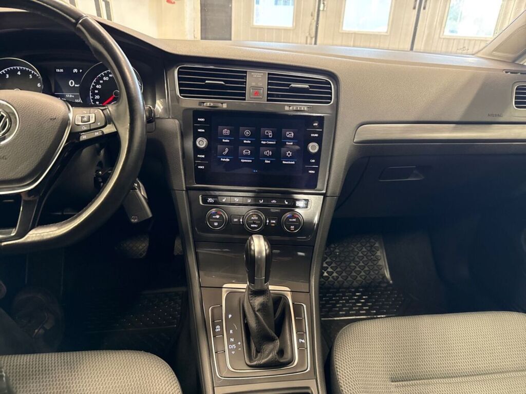 Volkswagen Golf 2017 Valkoinen