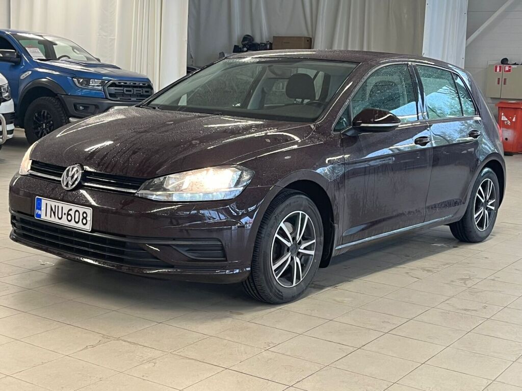 Volkswagen Golf 2017 Musta