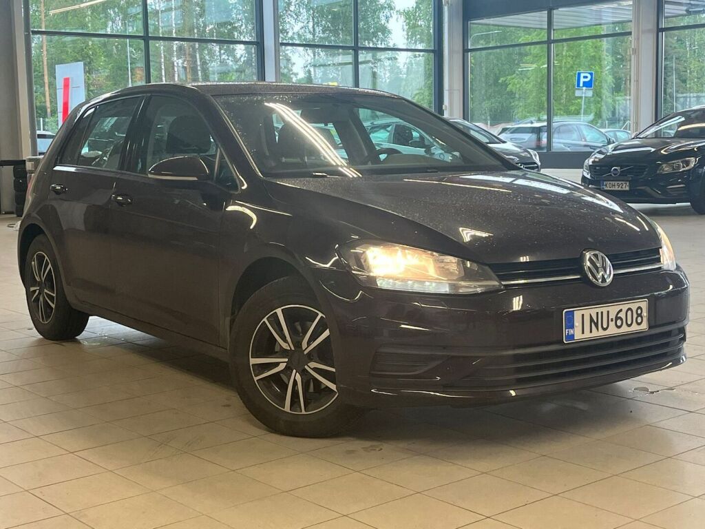 Volkswagen Golf 2017 Musta