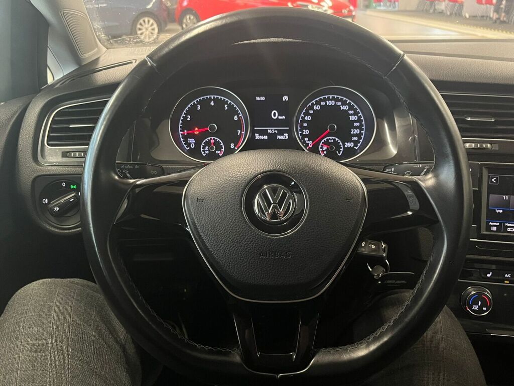 Volkswagen Golf 2017 Musta