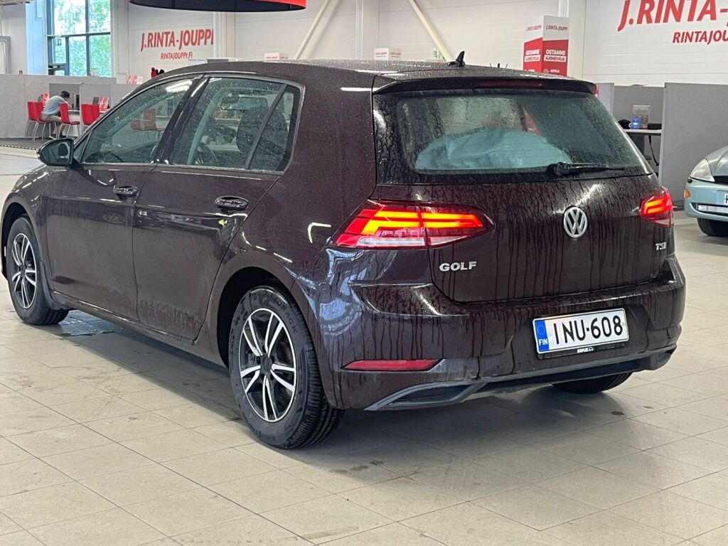 Volkswagen Golf 2017 Musta