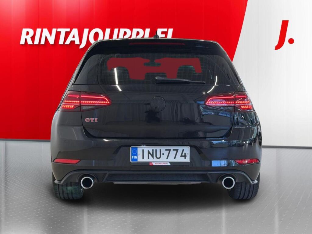 Volkswagen Golf 2018 Musta