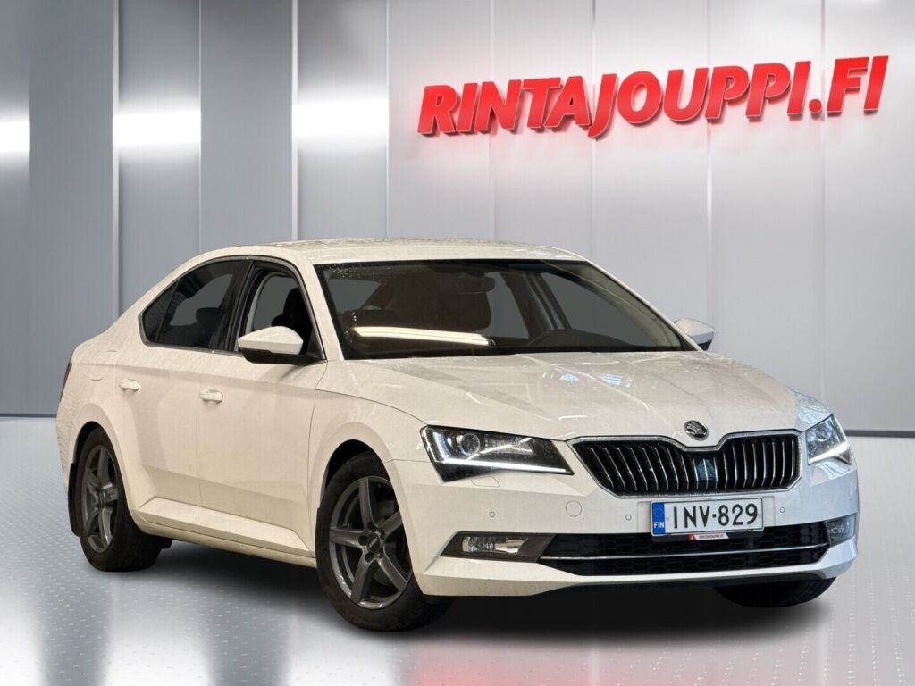 Skoda Superb 2017 Valkoinen