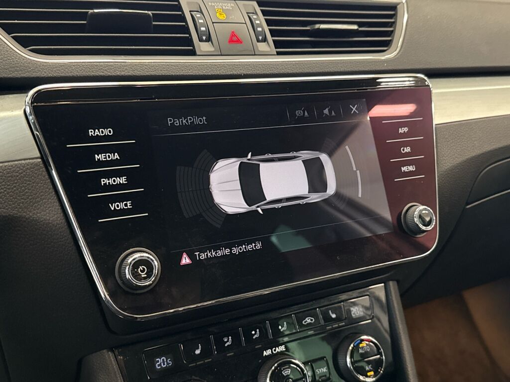 Skoda Superb 2017 Valkoinen