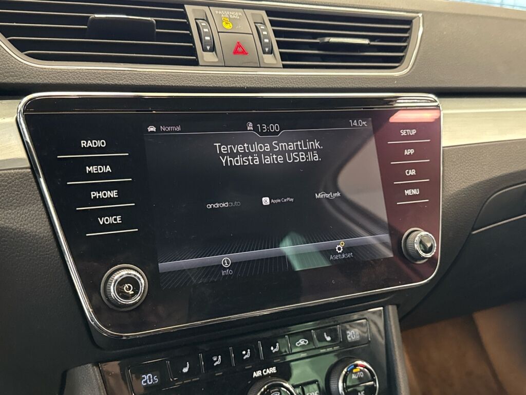 Skoda Superb 2017 Valkoinen