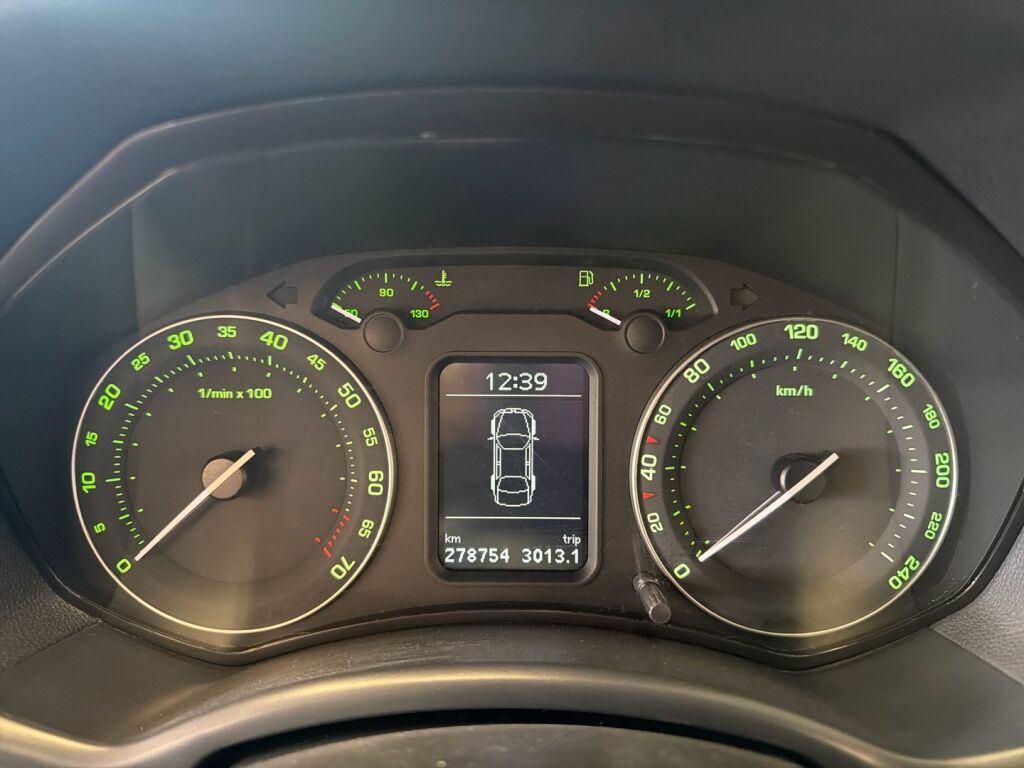 Skoda Octavia 2008 Valkoinen