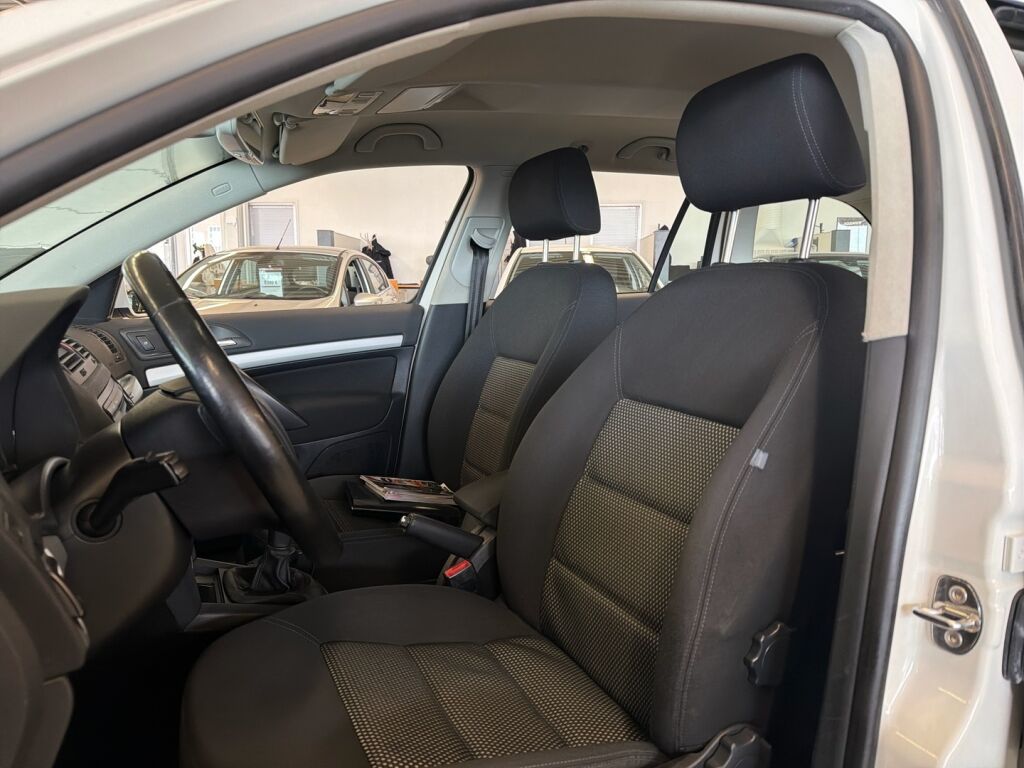 Skoda Octavia 2008 Valkoinen