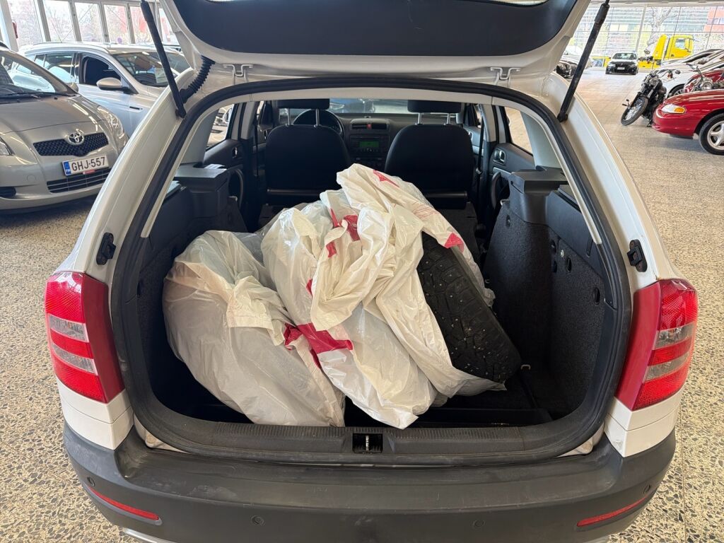 Skoda Octavia 2008 Valkoinen