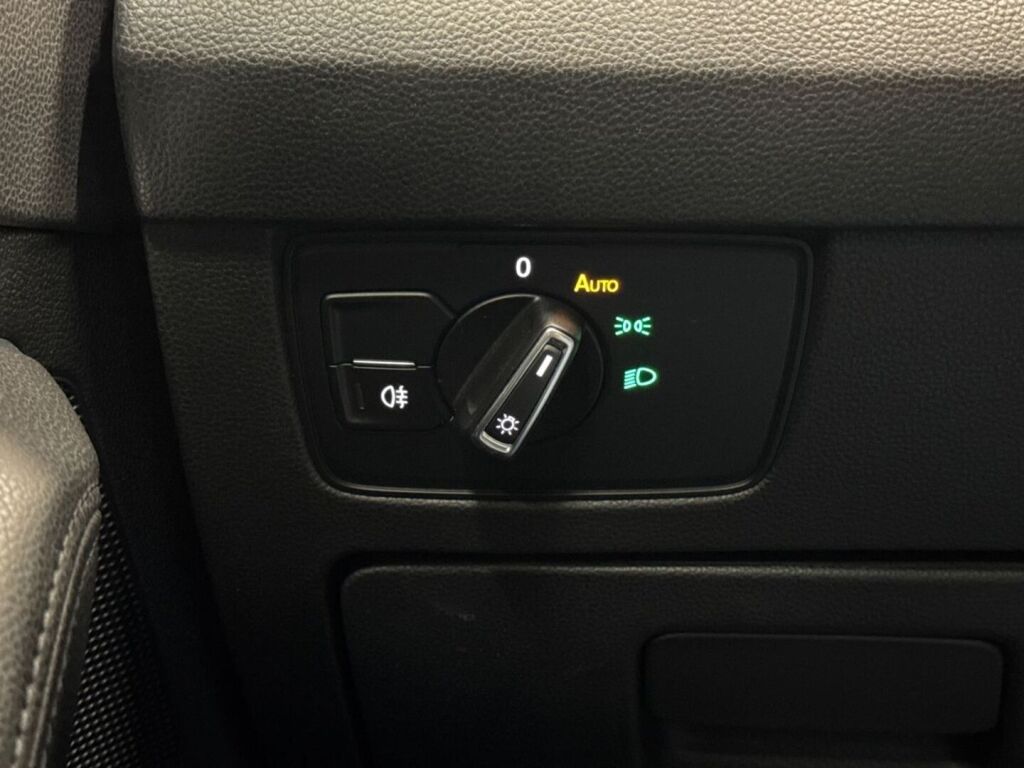 Volkswagen Passat 2016 Musta