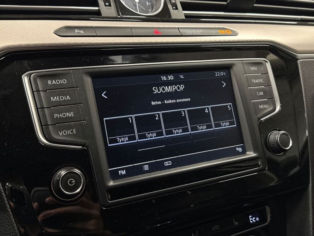 Volkswagen Passat 2016 Musta