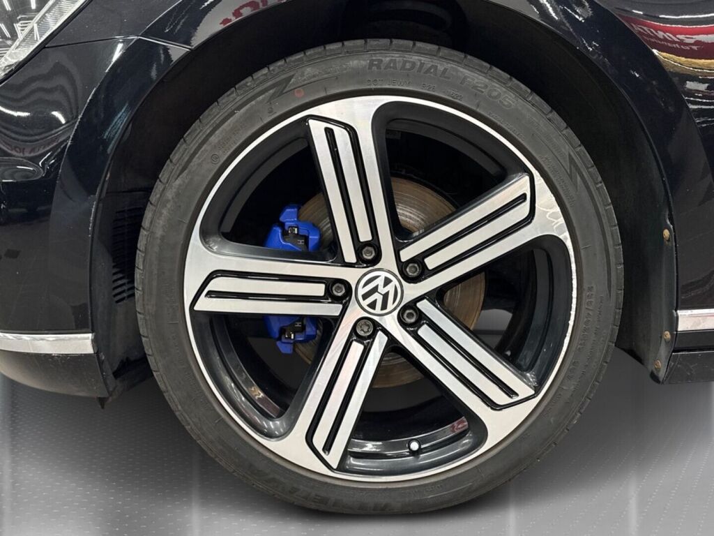 Volkswagen Passat 2016 Musta