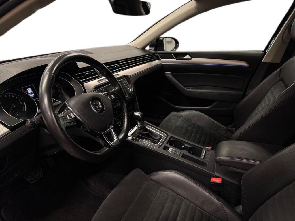 Volkswagen Passat 2016 Musta