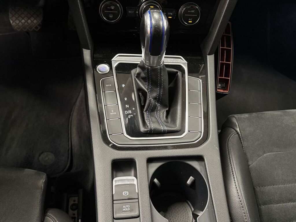 Volkswagen Passat 2016 Musta