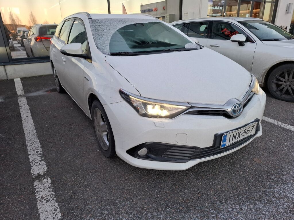 Toyota Auris 2017 Valkoinen
