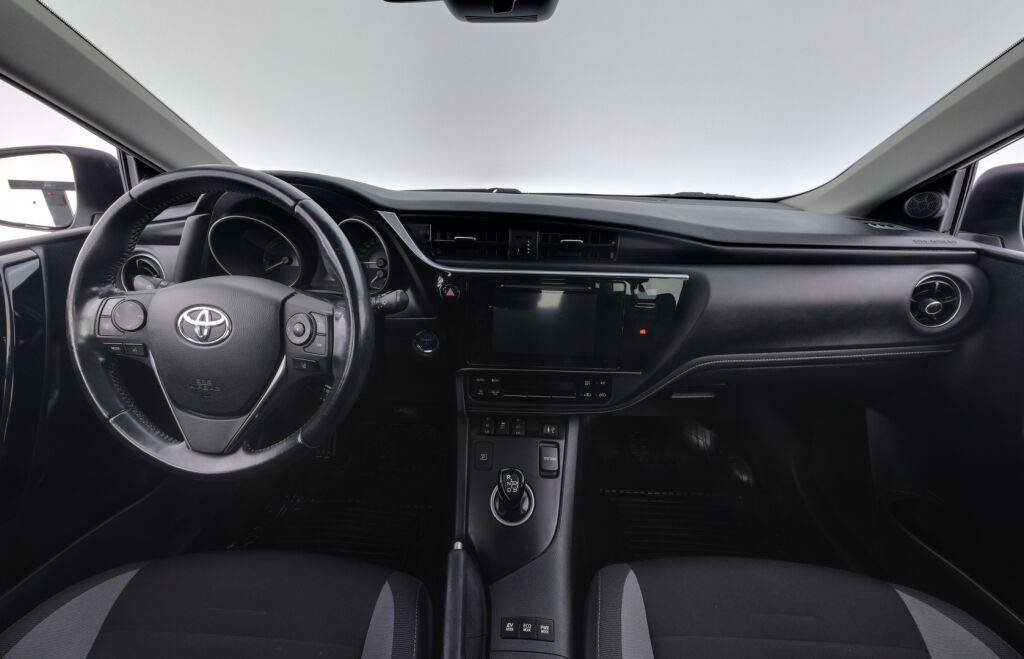 Toyota Auris 2017 Valkoinen