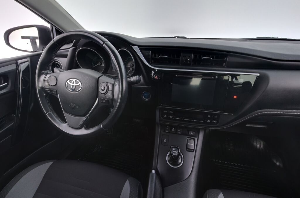 Toyota Auris 2017 Valkoinen