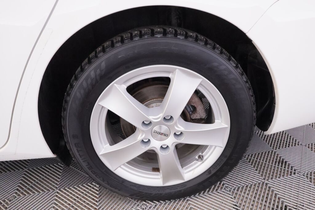 Toyota Auris 2017 Valkoinen