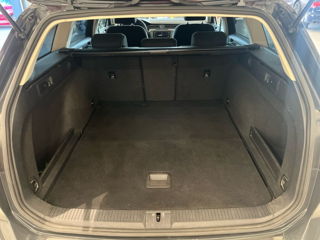 Volkswagen Passat 2017 Harmaa