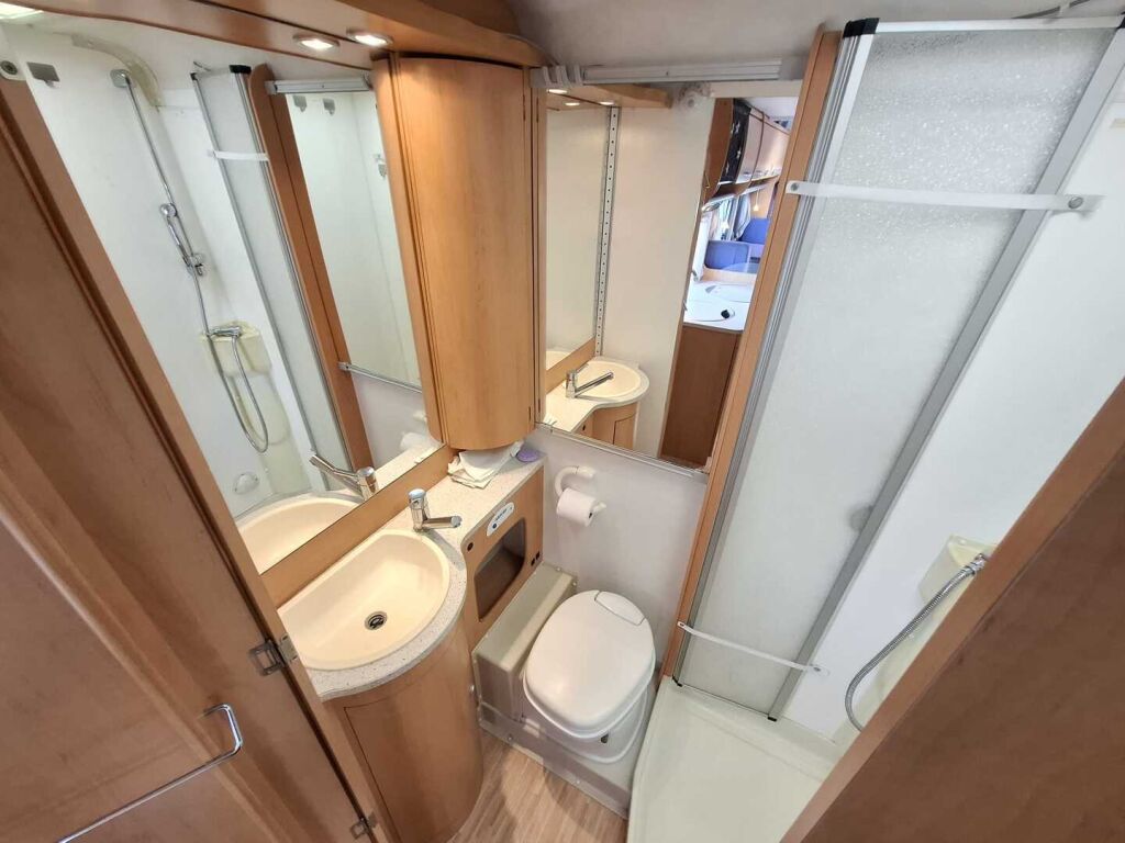 Hymer Camp A 682 CL 2007 Harmaa