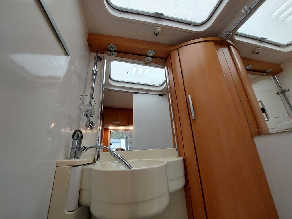 Hymer Van 522 2007 Valkoinen