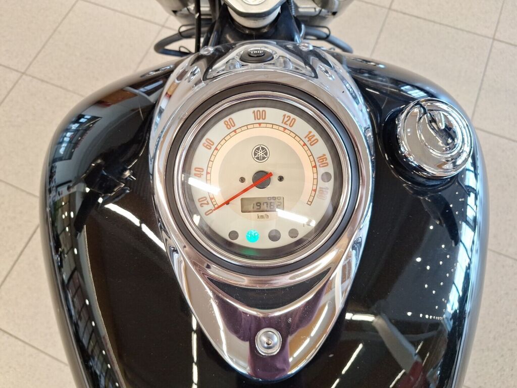 Yamaha XVS 2005 82L -